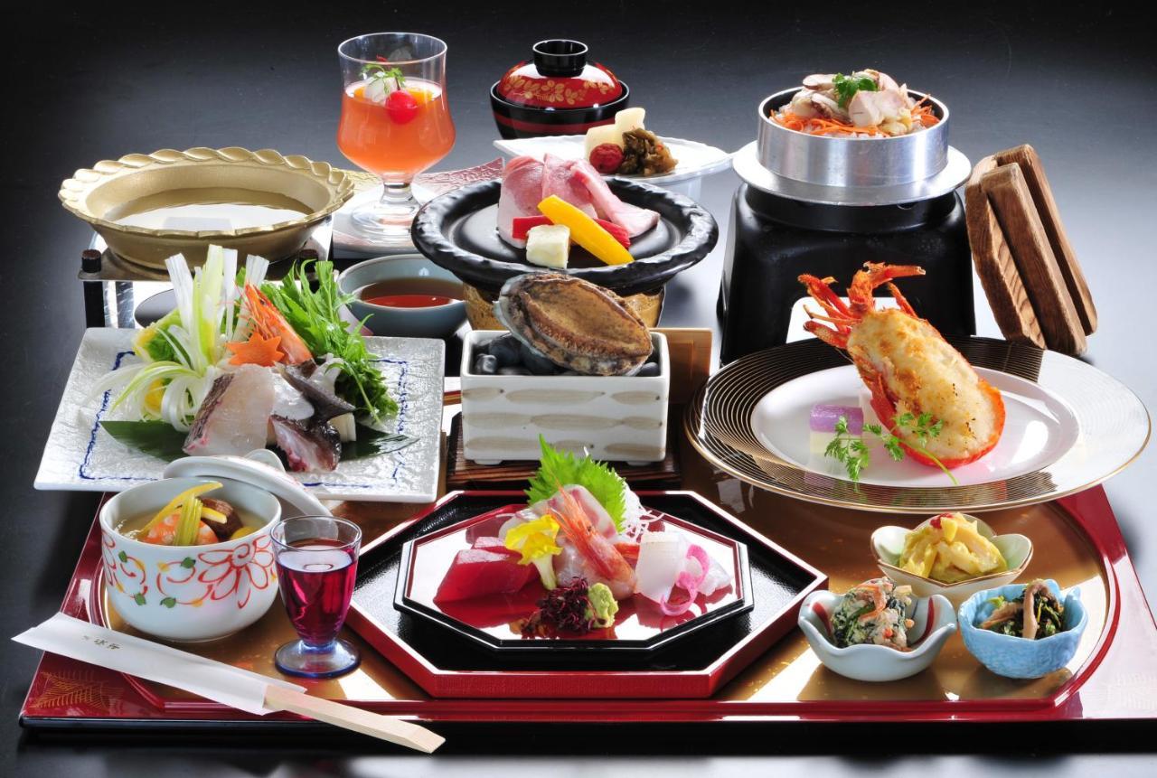 Hotel Sanrakuso Shirahama Bagian luar foto