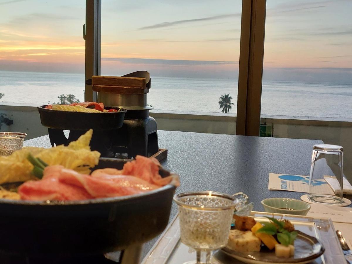 Hotel Sanrakuso Shirahama Bagian luar foto